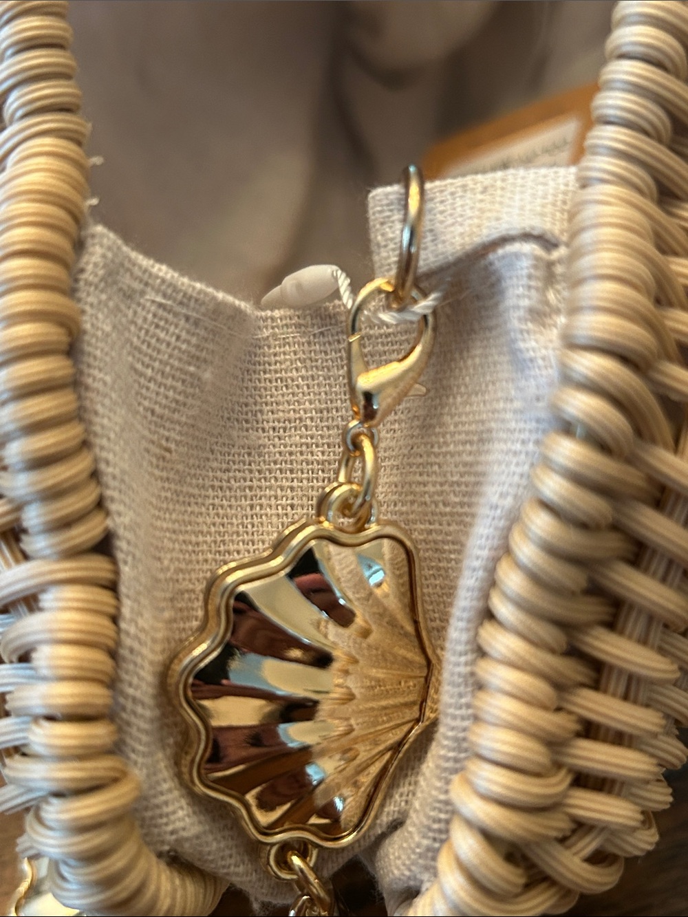 Tommy Bahama Natural Woven Shell Bag Gold Chain Handle Rattan Beach Purse NEW - Picture 12 of 15